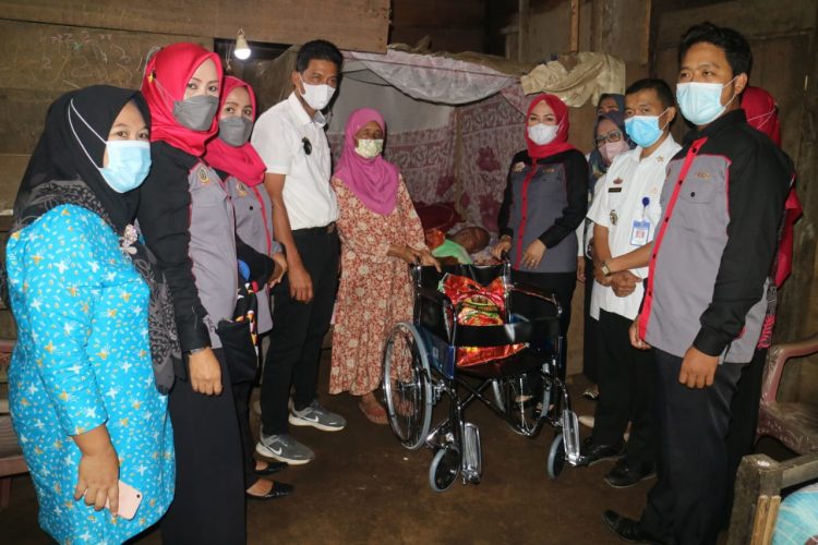 LKKS Tanggamus Salurkan Bantuan