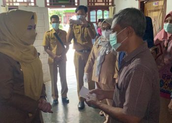 Dewi Handajani Peduli Rakyat