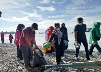 Bersih Pantai Muara Indah, tanggamus.lappung.com