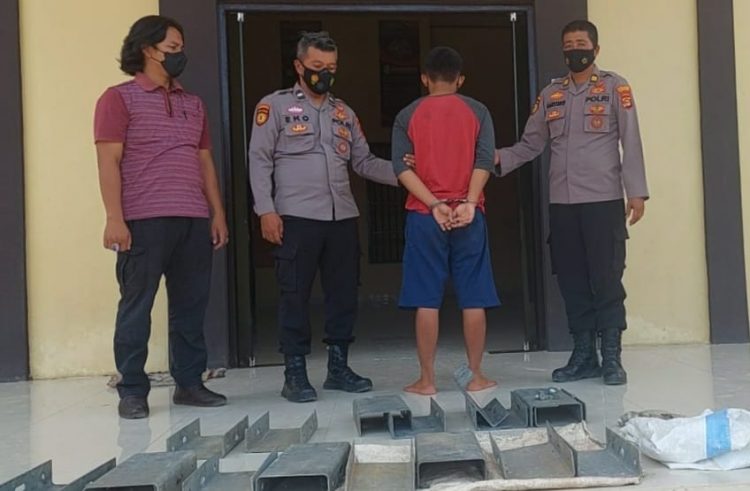 Pencuri Besi Guardrail di Kota Agung, tanggamus.lappung.com