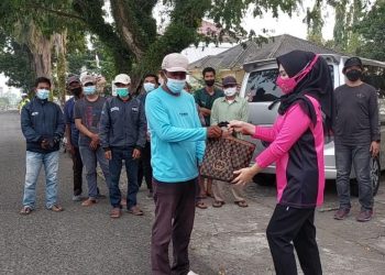 Bhayangkari Tanggamus Bagi Takjil, tanggamis.lappung.com