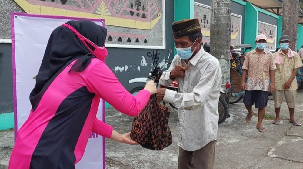 Bhayangkari Tanggamus Bagi Takjil, tanggamus.lappung.com