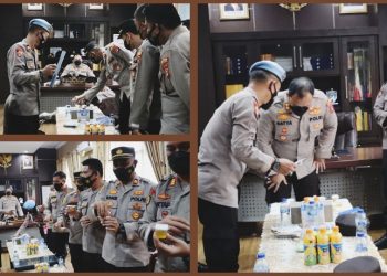 Kapolres Tanggamus Tes Urine para Kapolsek