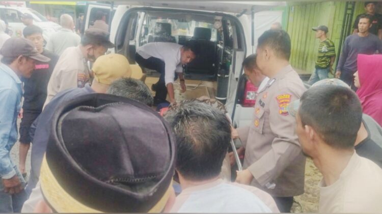 Tewas Tersetrum di Pasar Gunung Batu