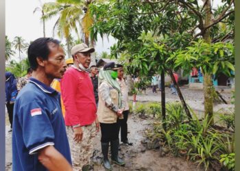 Bupati Tanggamus Tinjau Korban Longsor dan Banjir