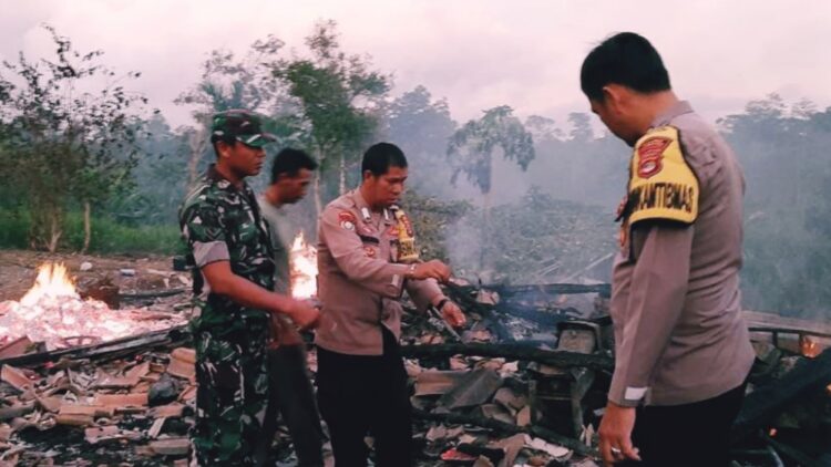 Kebakaran Rumah di Pekon Sukamaju
